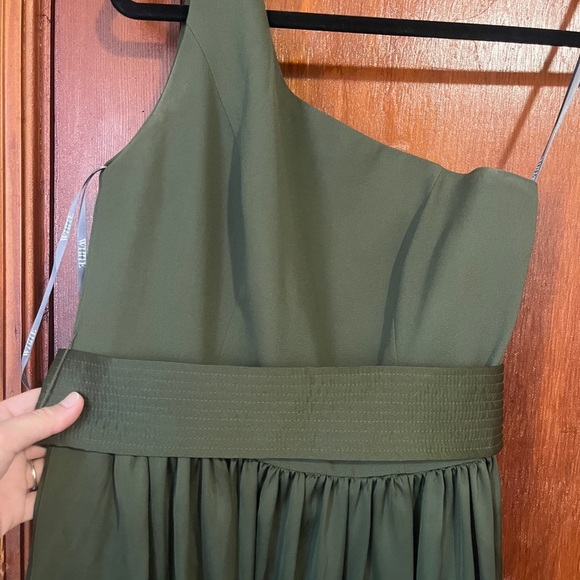 Vera Wang One-Shoulder Dress in Olive - Picture 5 of 8